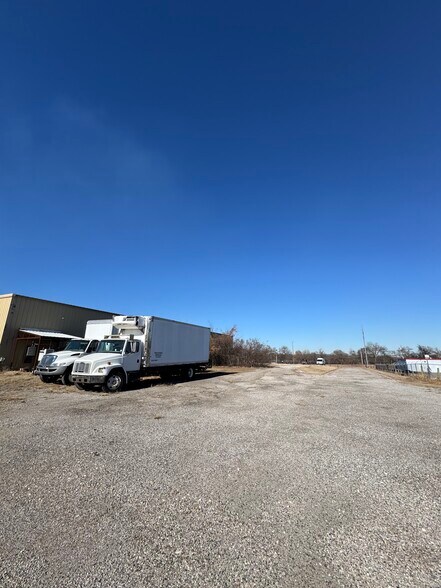 More Photos Of 8716 SE 15th St, Oklahoma City Distribution For Sale