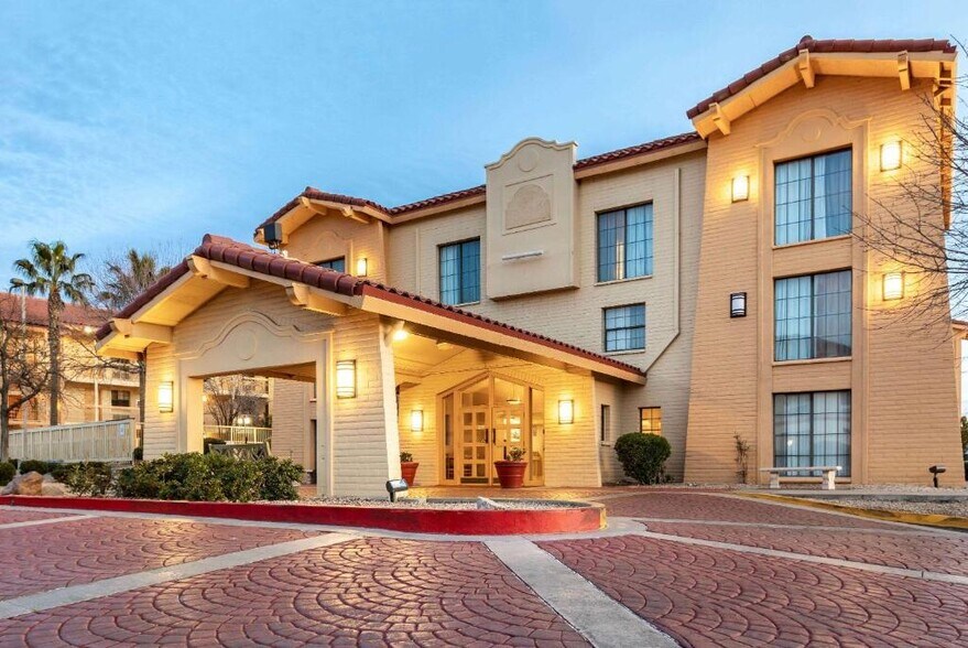 More Photos Of 7550 Remcon Cir, El Paso Hotel For Sale
