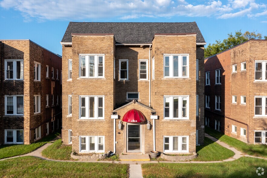 More Photos Of 1300 Porter St, Dearborn Apartments For Sale