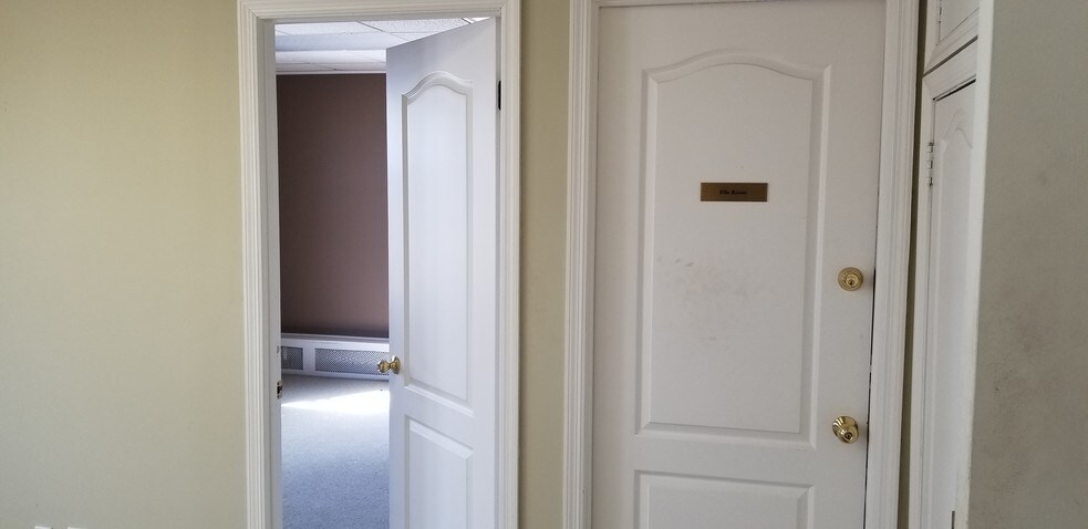 More Photos Of 575 White Plains Rd, Eastchester Office For Lease