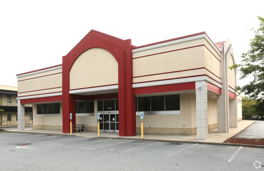 Primary Photo Of 2100 N Elm St, Greensboro Drugstore For Lease