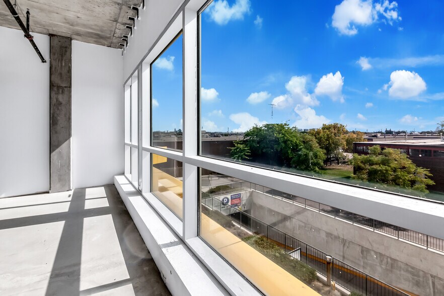 More Photos Of 1275 Finch Av W, Toronto Office For Sale