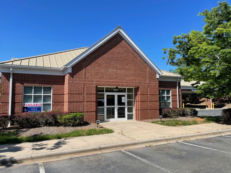 More Photos Of 15030 Idlewild Rd, Stallings Bank For Lease