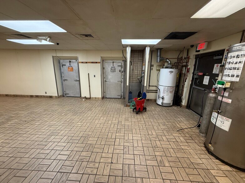 More Photos Of 225 S Fremont St, Shenandoah Fast Food For Lease