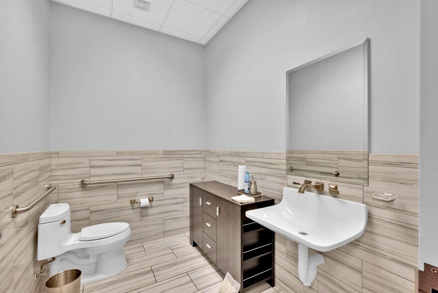 More Photos Of 8509 Line Ave, Shreveport Office For Sale