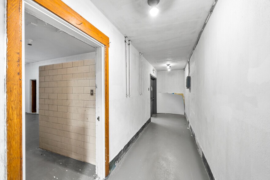 More Photos Of 379 Cherry St, Pottstown Flex For Lease