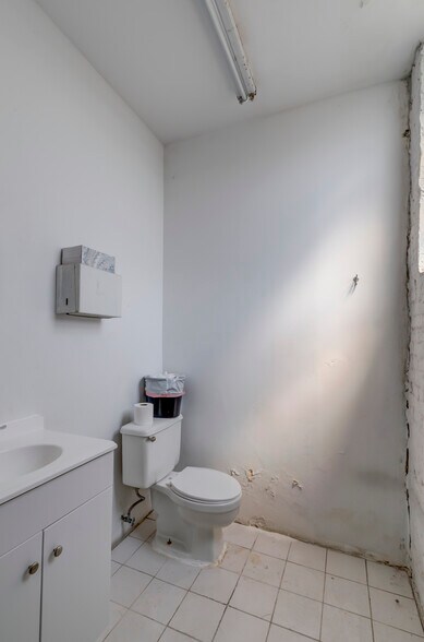 More Photos Of 509 74th St, North Bergen Warehouse For Sale