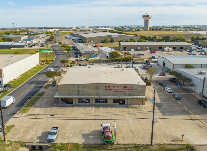 More Photos Of 5500 Franklin Ave, Waco Freestanding For Sale