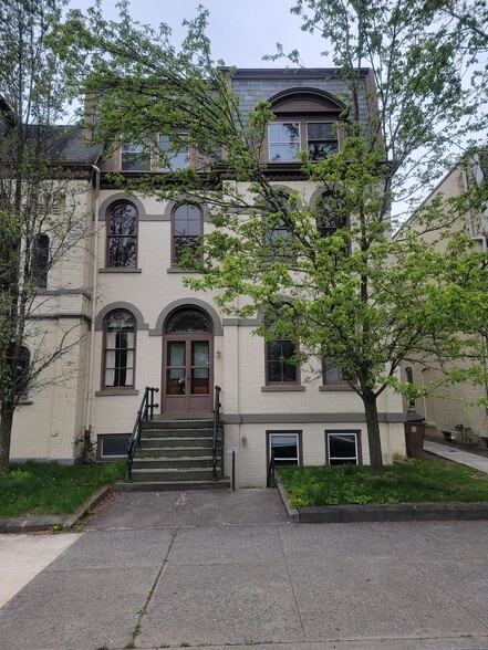 More Photos Of 91 Wurts St, Kingston Religious Facility For Sale