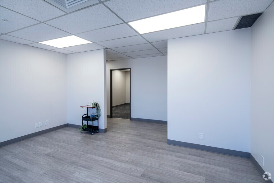 More Photos Of 7000 Broadway, Denver Unknown For Lease