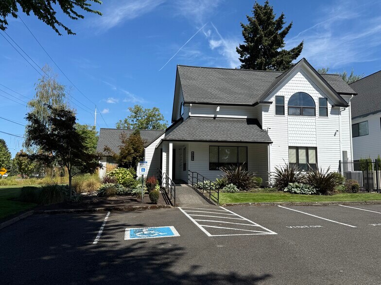 More Photos Of 8515 NE Hazel Dell Ave, Vancouver Medical For Lease