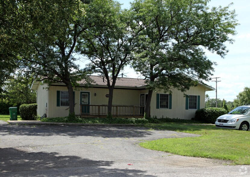 Primary Photo Of 5400 Old Orchard Dr, Geneva Office For Lease