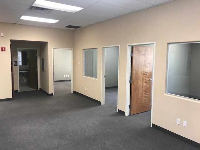More Photos Of 8883 W Flamingo Rd, Las Vegas Office For Sale