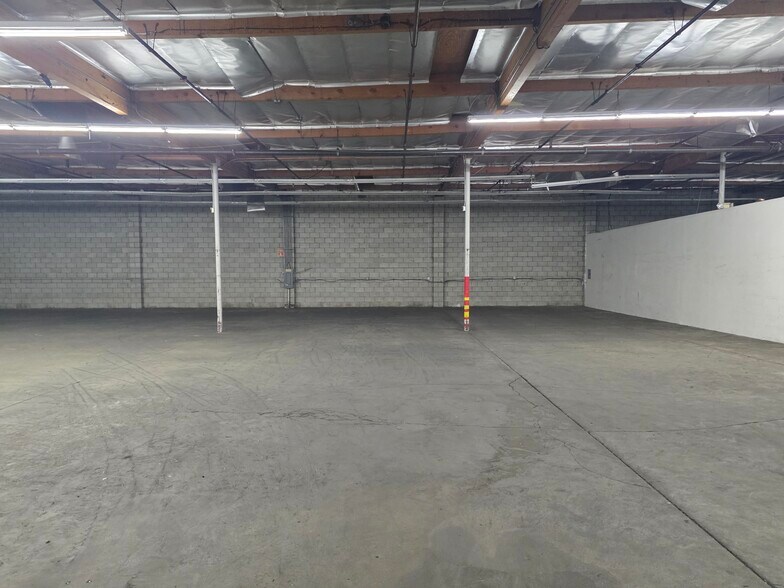 More Photos Of 341 W 31st St, Los Angeles Warehouse For Lease