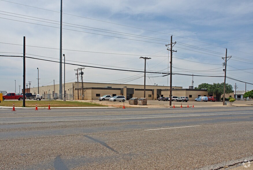 More Photos Of 500 E 50th St, Lubbock Office For Lease