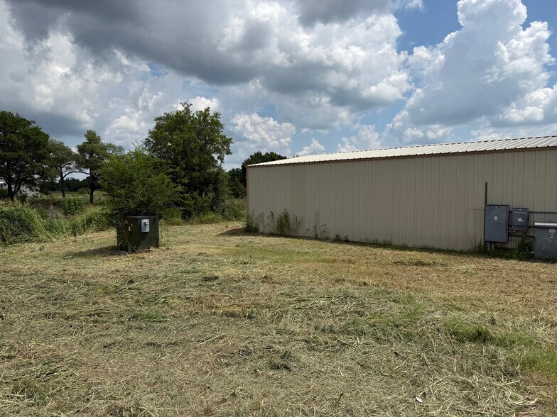 More Photos Of 8451 Centennial Farms Dr, Coyle Flex For Sale