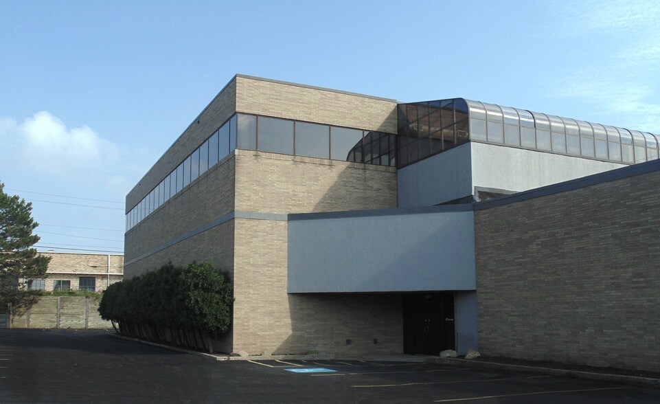 More Photos Of 23330 Commerce Park, Beachwood Office For Lease