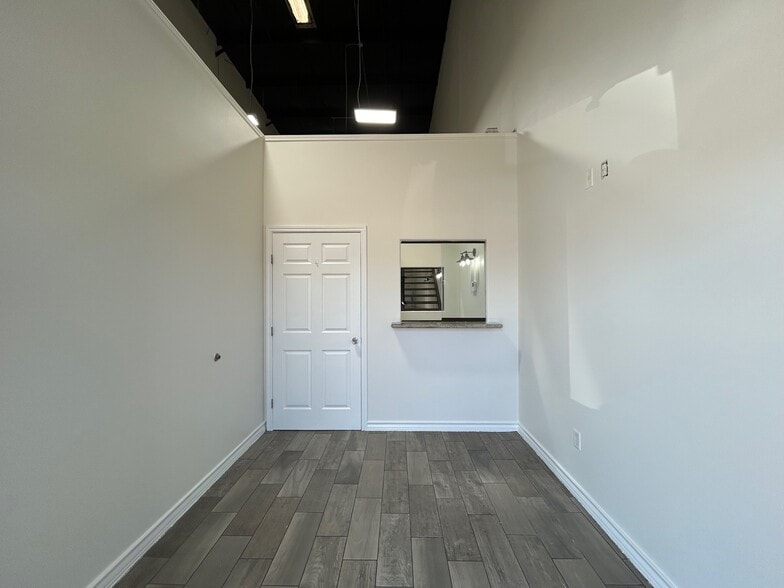 More Photos Of 8218 Casa Verde Rd, Laredo Storefront Retail Office For Lease