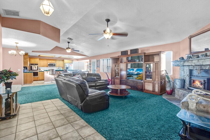 More Photos Of 10439 Mesa St, Oak Hills Multifamily For Sale