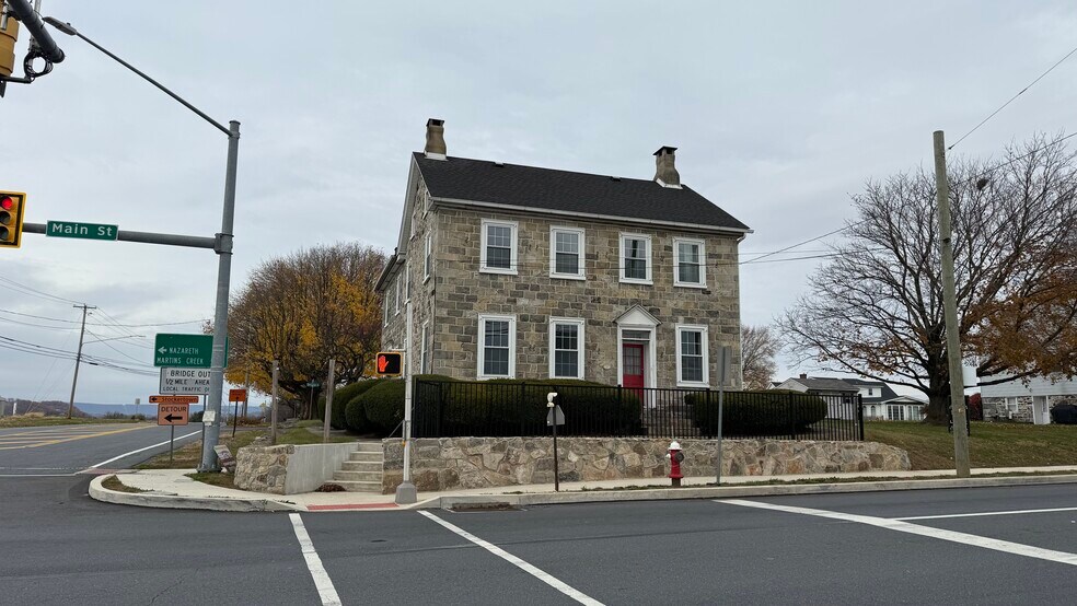 More Photos Of 797 Main St, Tatamy Office Residential For Lease