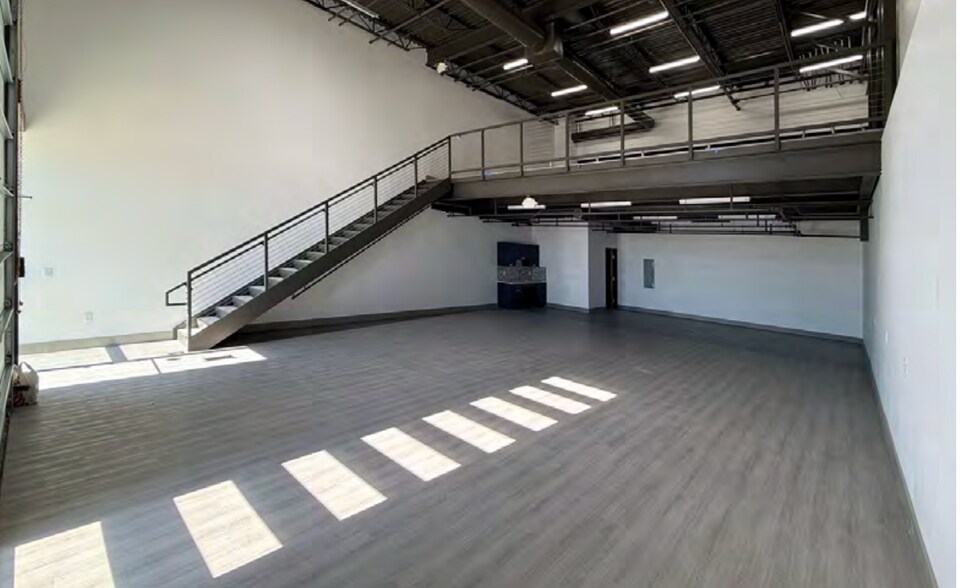 More Photos Of 15893 Ronald W Reagan Blvd, Leander Light Distribution For Lease