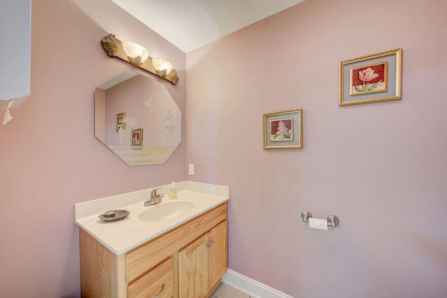 More Photos Of 1129 Thomas Jefferson Rd, Forest General Retail For Sale