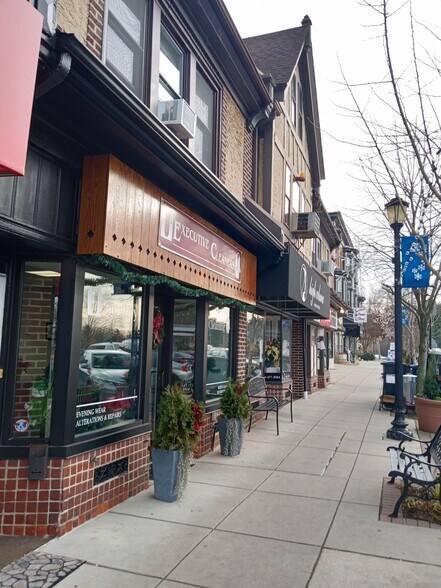 More Photos Of 14 Park Ave, Swarthmore Storefront Retail Residential For Lease