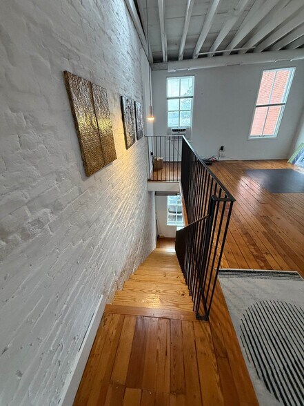 More Photos Of 224 7th St SE, Washington Storefront Retail Residential For Lease