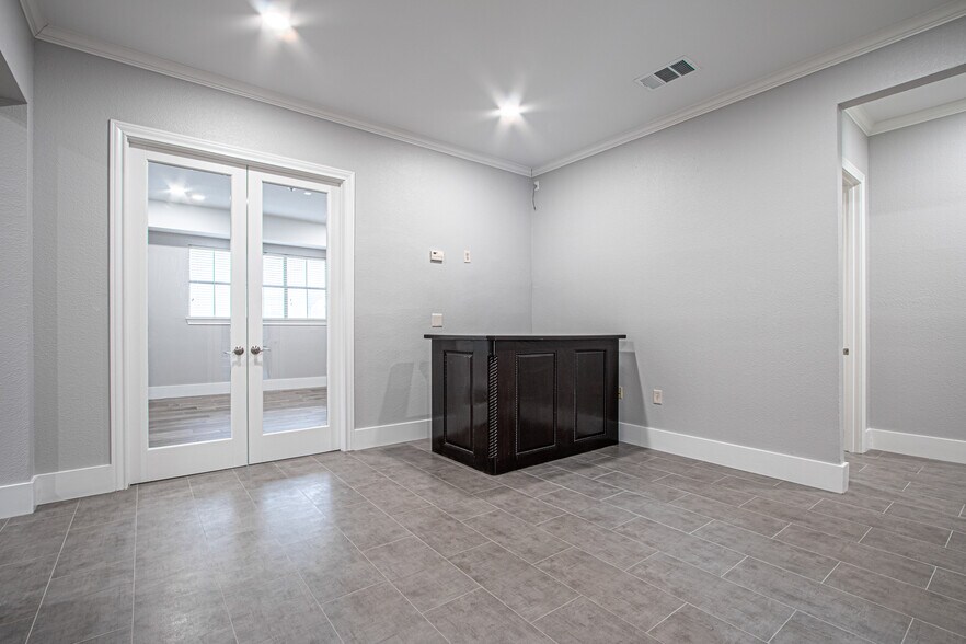 More Photos Of 2250 Pool Rd, Grapevine Office Residential For Sale