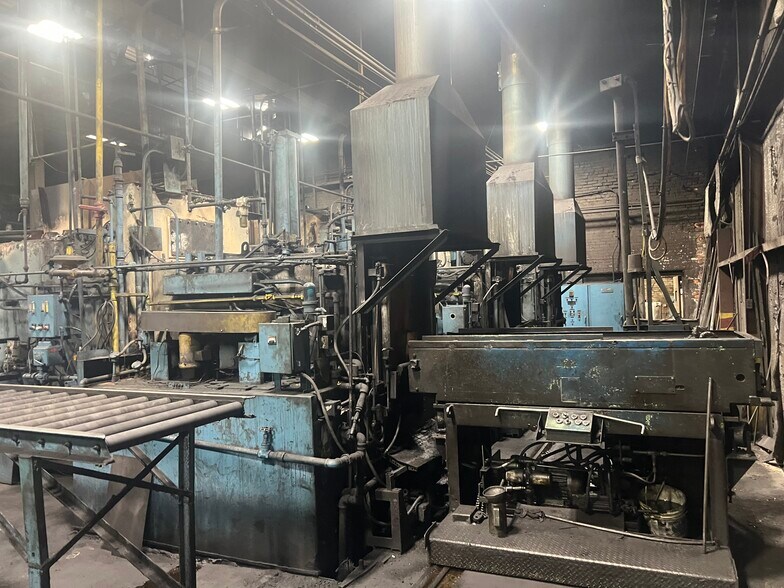 More Photos Of 400 S Gray St, Albany Manufacturing For Sale