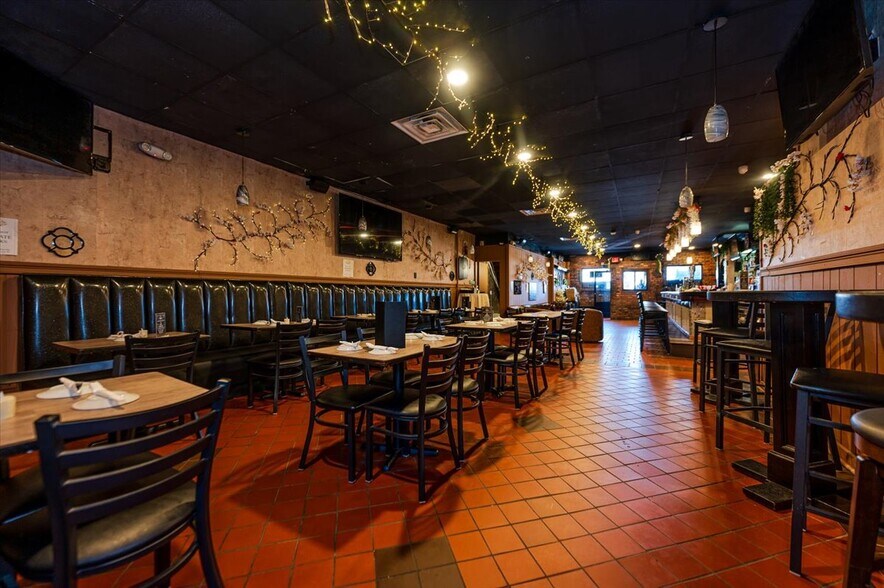 More Photos Of 2918 Bruckner Blvd, Bronx Bar For Sale