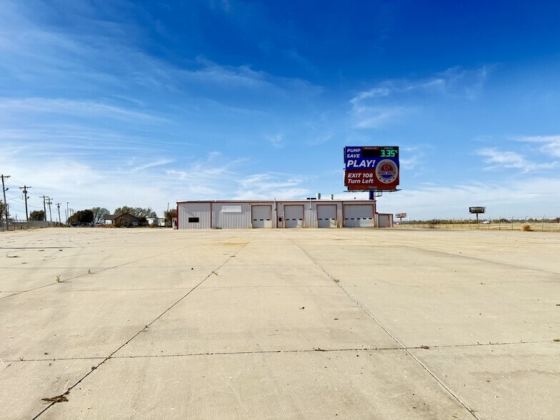 More Photos Of 1900 SW 27th St, El Reno Warehouse For Lease