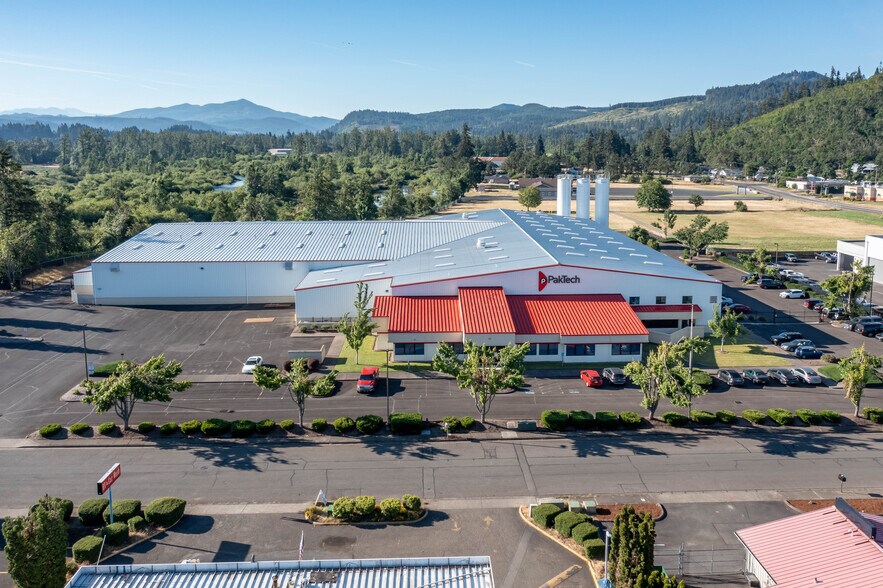 More Photos Of 230 E Davidson Ave, Cottage Grove Manufacturing For Lease