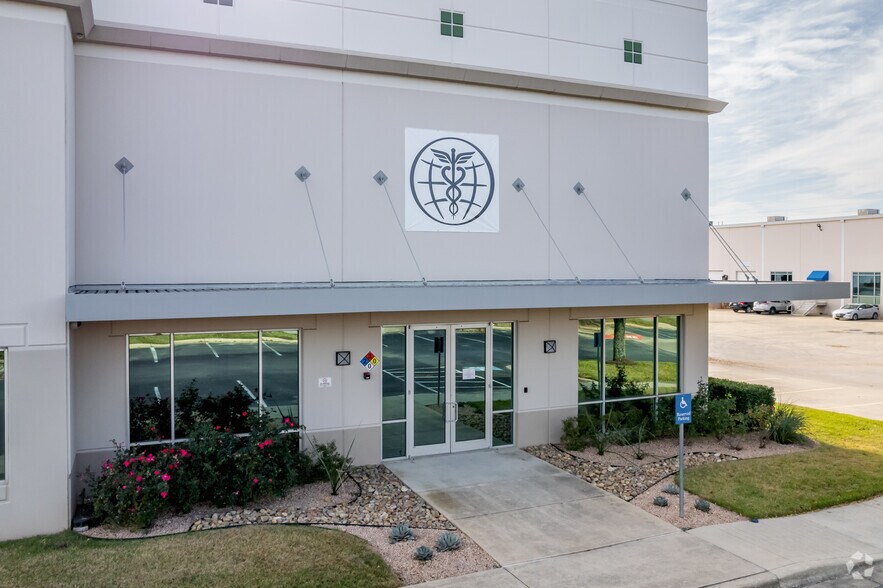 More Photos Of 4509 Freidrich Ln, Austin Warehouse For Lease