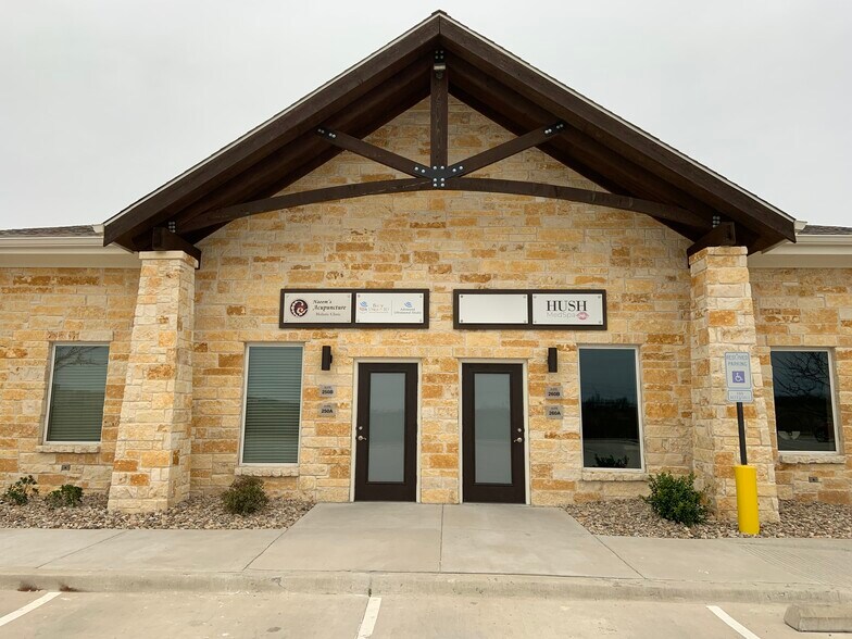 More Photos Of 4645 Wyndham Ln, Frisco Office For Sale