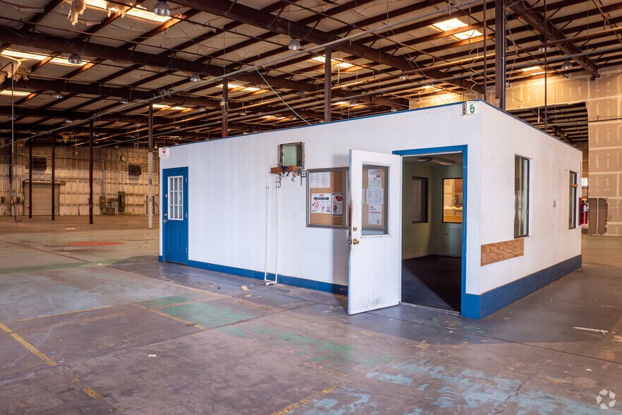 More Photos Of 5407 NW 44th Ave, Ocala Manufacturing For Lease