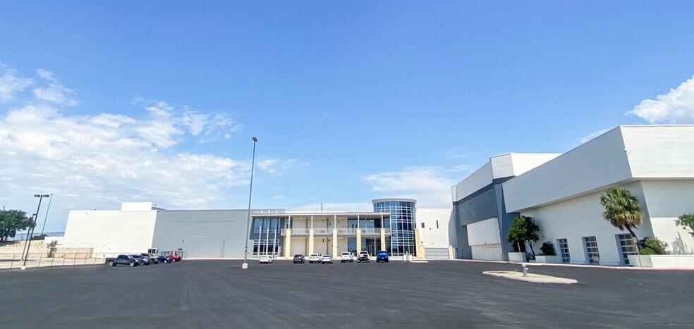 More Photos Of 1 Fanatical Pl, Windcrest Manufacturing For Lease