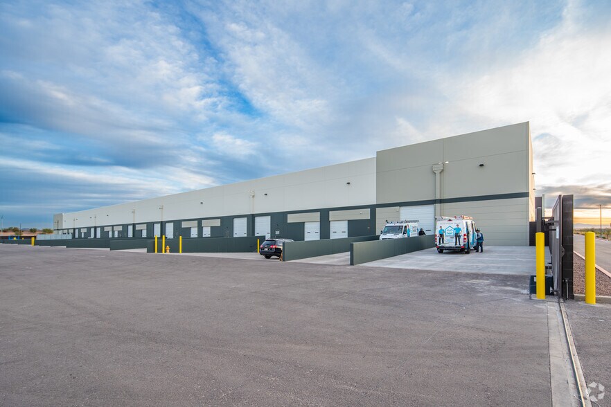More Photos Of 7645 E Ray Rd, Mesa Warehouse For Lease