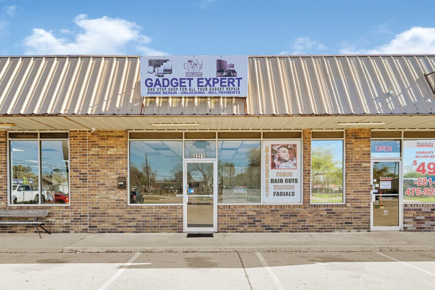 More Photos Of 4307 Red Bluff Rd, Pasadena Unknown For Lease