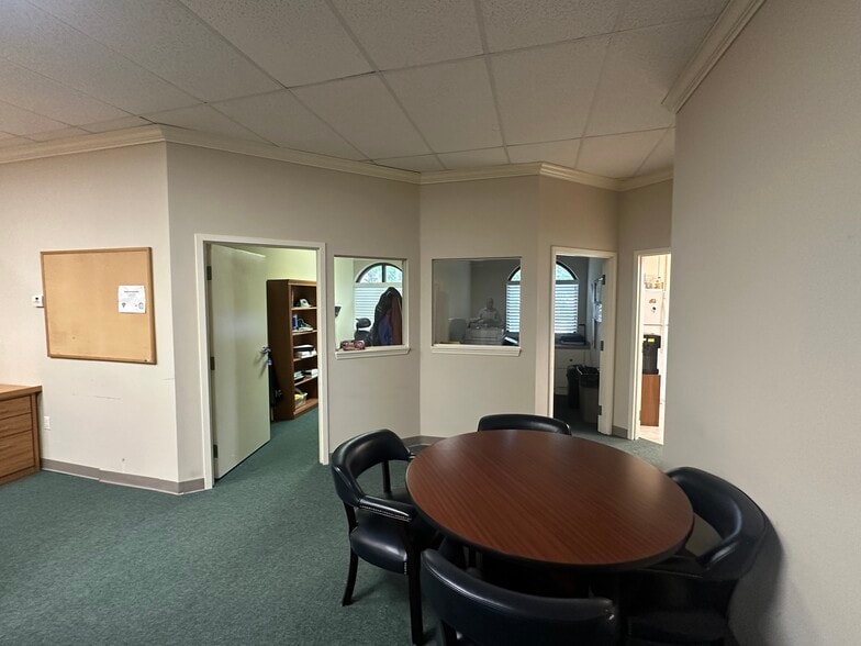 More Photos Of 12421 San Jose Blvd, Jacksonville Medical For Sale