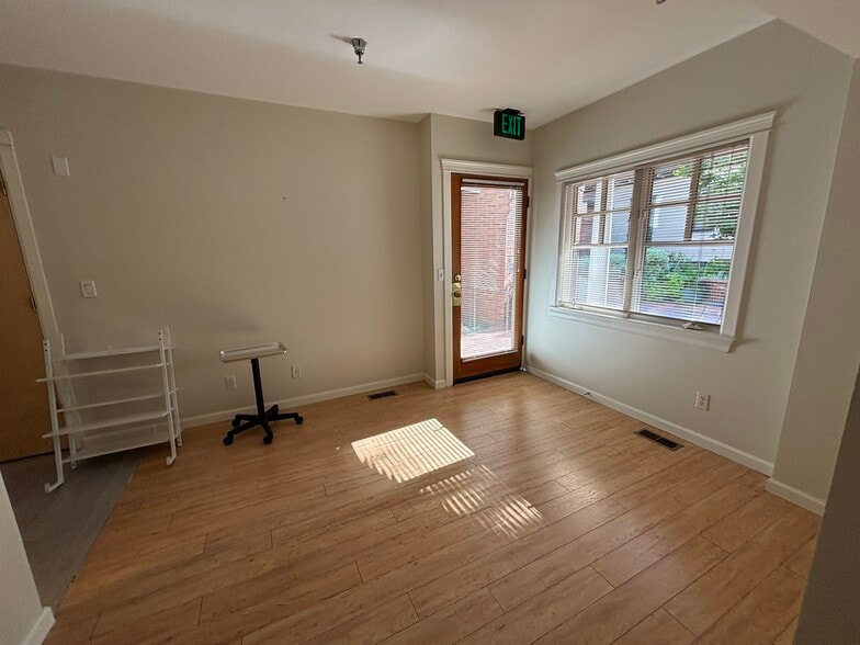 More Photos Of 1634 Walnut St, Boulder Office For Sale