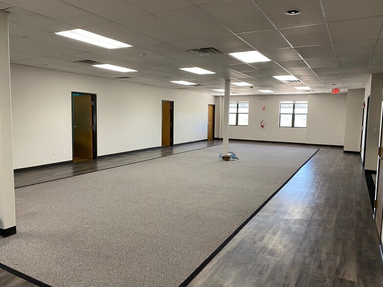 More Photos Of 3841 Ranch Road 620 S, Austin Light Distribution For Lease