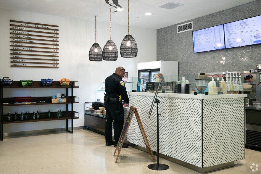 More Photos Of 9310 Athena Cir, La Jolla Research And Development For Lease