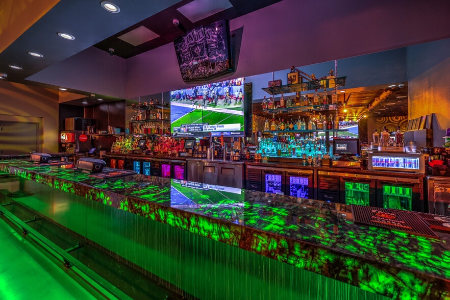 More Photos Of 5321 Cameron St, Las Vegas General Retail For Sale