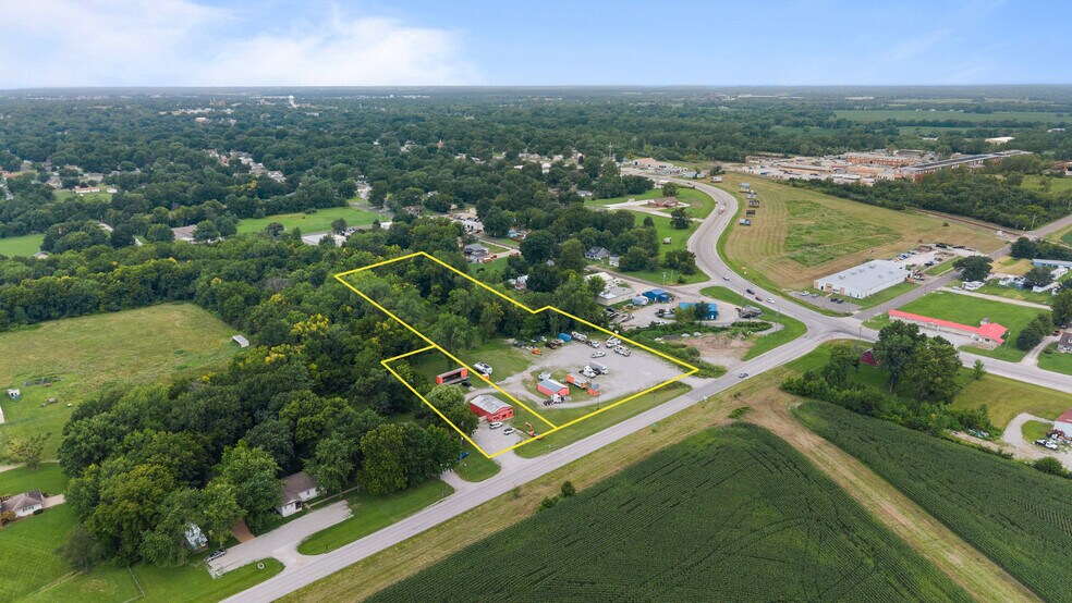 More Photos Of 1420 Highway M, Sedalia Service Station For Sale
