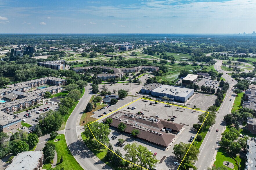 More Photos Of 8-88 Nathan Ln, Plymouth Storefront Retail Office For Lease