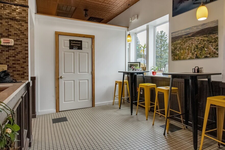 More Photos Of 38 Washington St, Ellicottville Storefront For Sale
