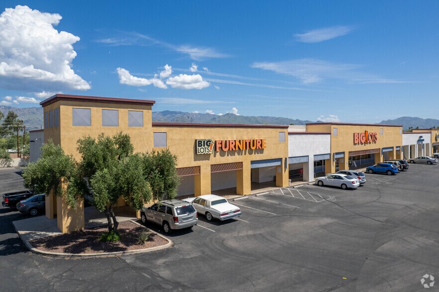 More Photos Of 7015-7053 E Tanque Verde Rd, Tucson Unknown For Lease