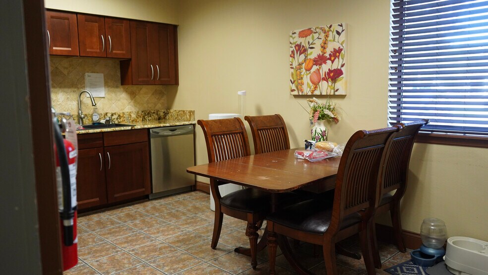 More Photos Of 483 Montgomery Rd, Altamonte Springs Office For Sale