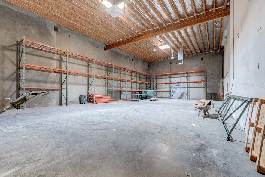More Photos Of 4367 W Sunset Rd, Las Vegas Warehouse For Sale